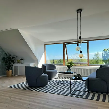 Panoramic Ocean Views With Private Coast